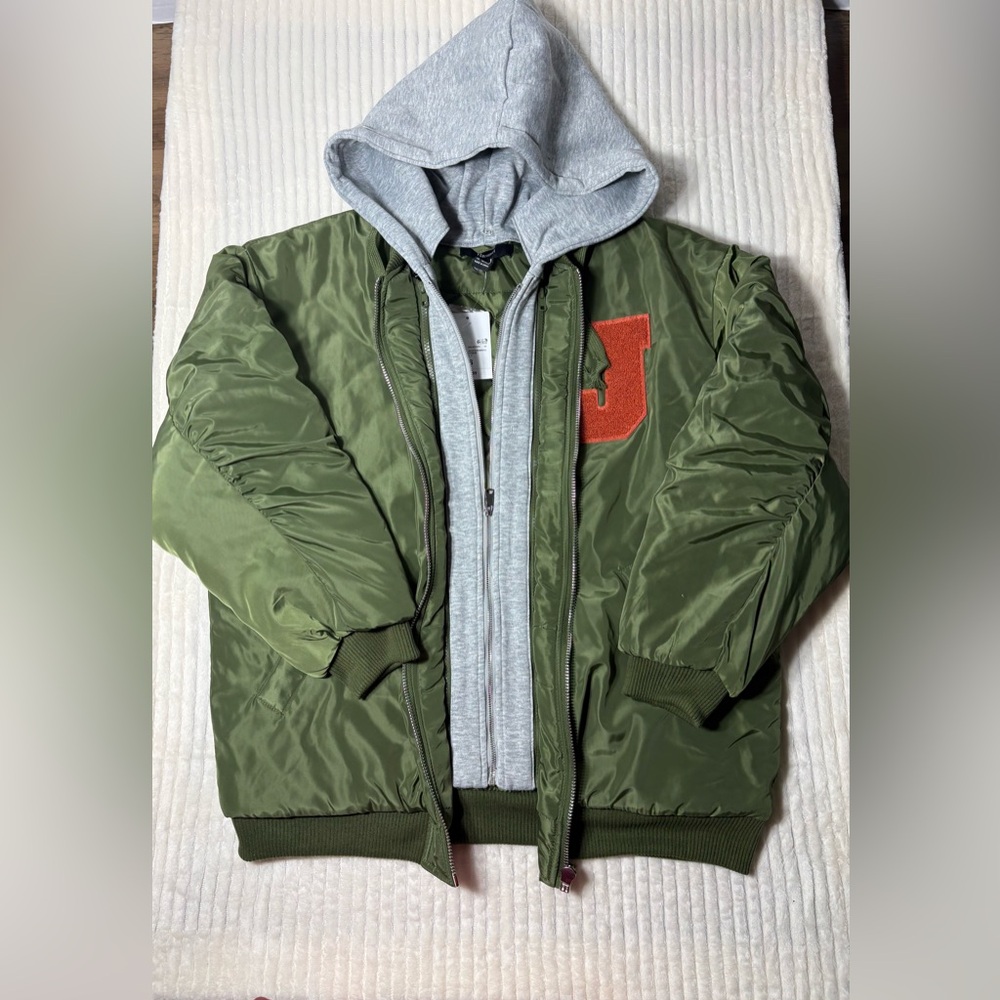 Forever 21 Oversized letterman Bomber Jacket Mens SZ Small, Green Color NWT